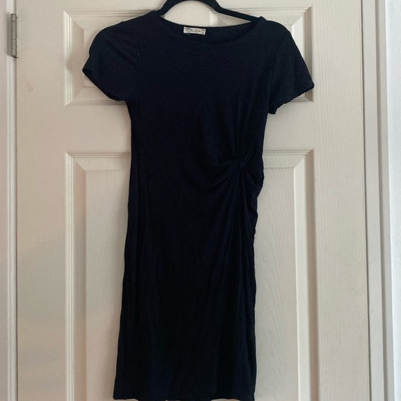 black lining dress – Arrita Studio Size:dropshipping_ 26 Colour_Shades of Black Why Blue Origin objected